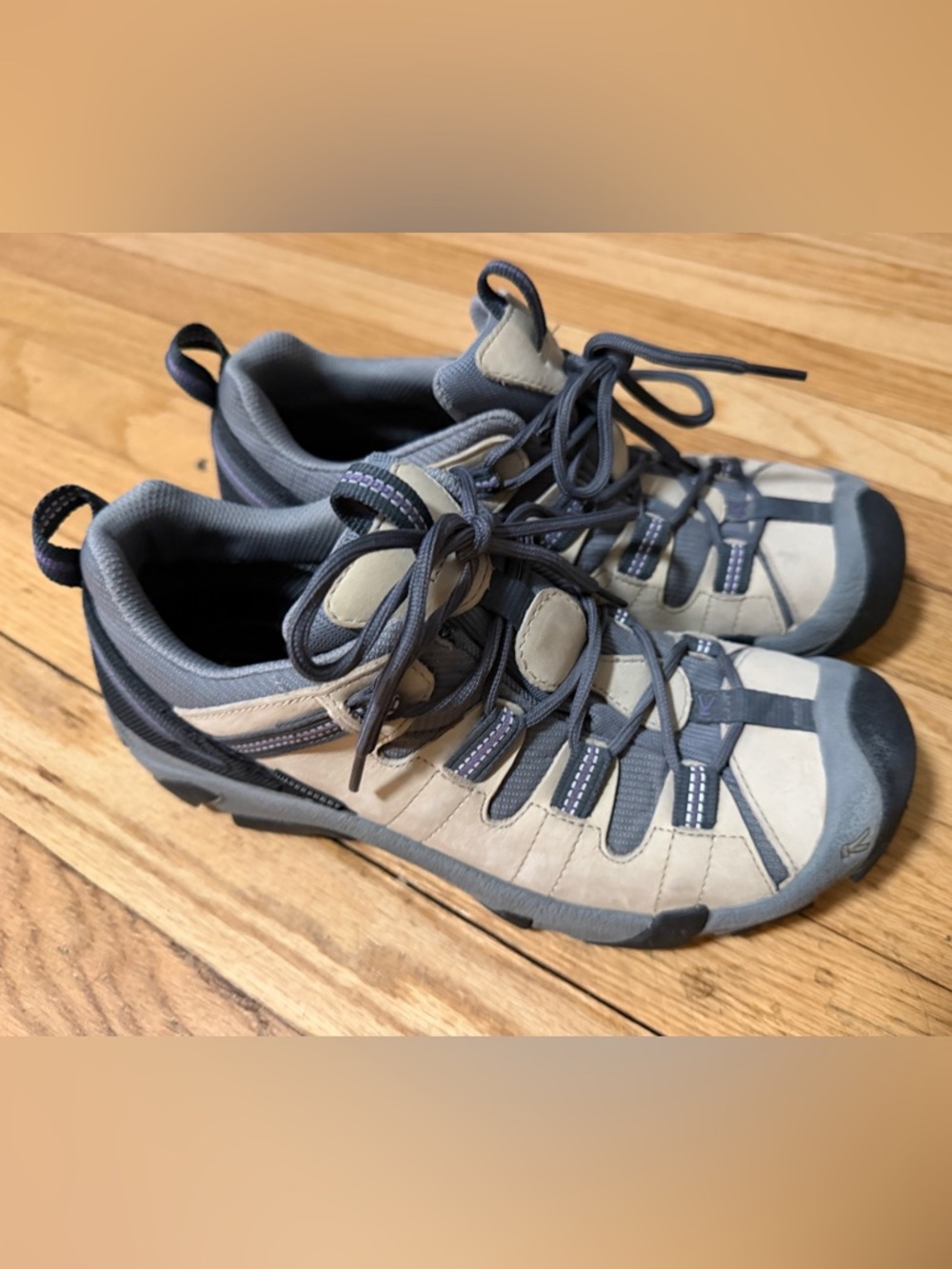 Keen Women’s Size 9 Hiking Shoes